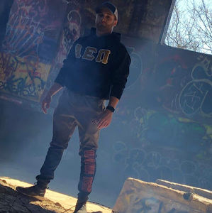 Meet your Posher, Adam